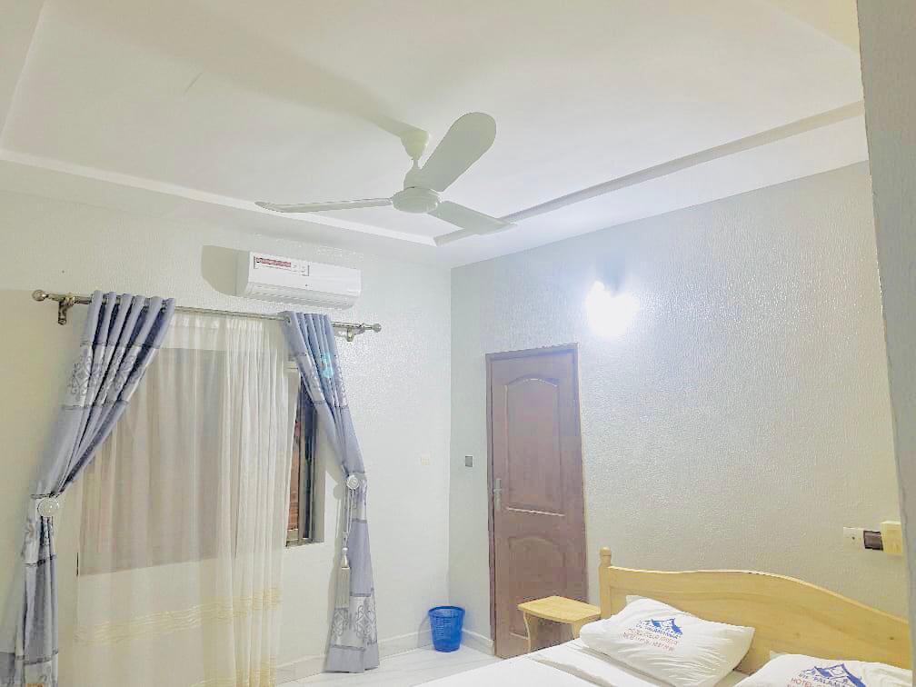 Chambres climatisée hotel coeur joyeux Natitingou